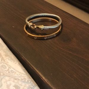 Fashion look alike bracelet set